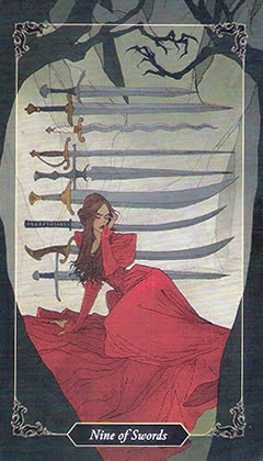 Таро Темного леса. Значение карт, трактовки. Масть мечей