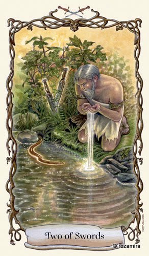 Таро Фантастических существ. Значение карт, трактовки. Масть мечей