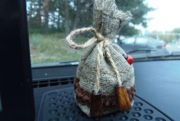 Ведьмин мешочек для автомобиля